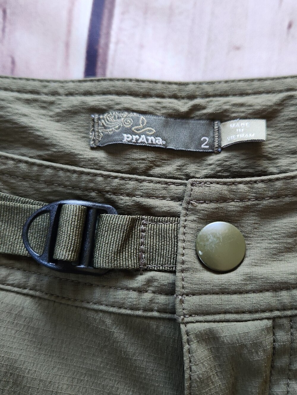 Prana "Jasmine Knicker" Capri Bermuda Cargo Short Olive Green | Women's Size 2 - Picture 5 of 10